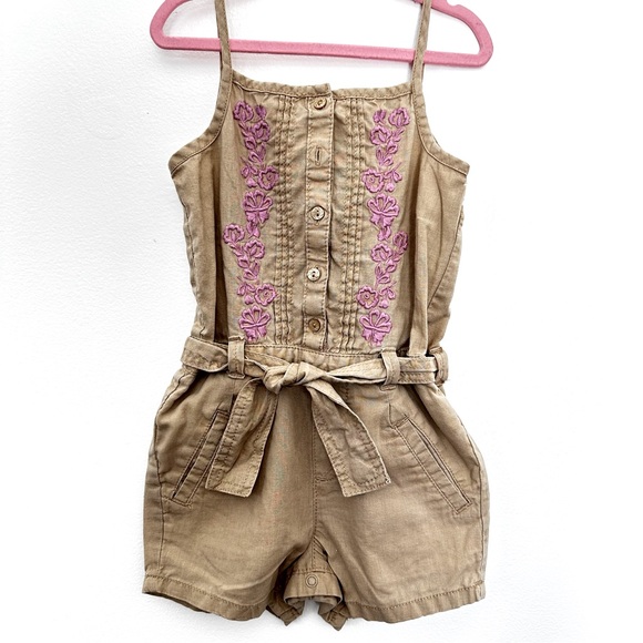 🌸3/$12 Old vavy, size 5T in excellent condition - Picture 3 of 4